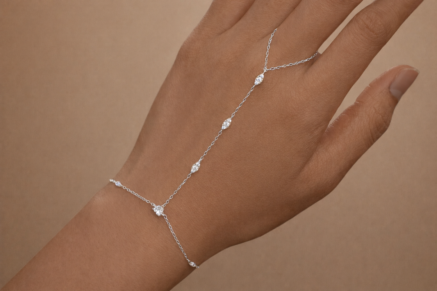 Lumière Hand chain (925 sterling silver)