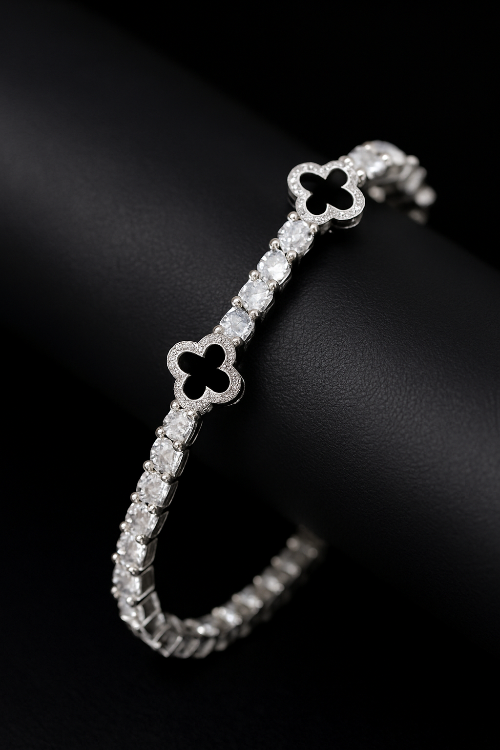 Lumière Four-Leaf Clover Moissanite Bracelet